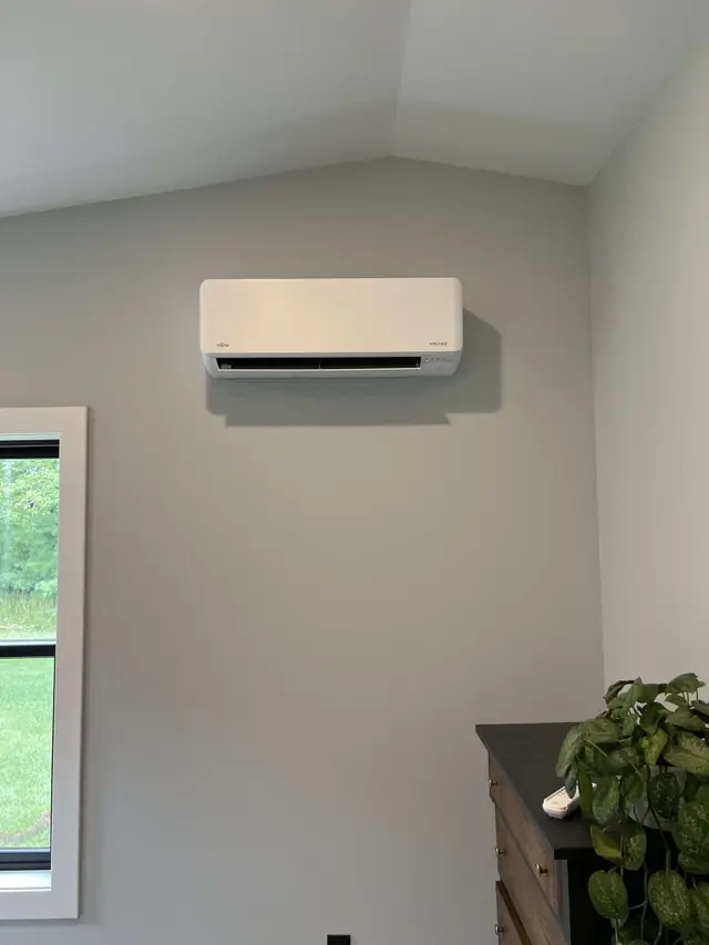 Fujitsu AIRSTAGE ductless mini split, clean interior install